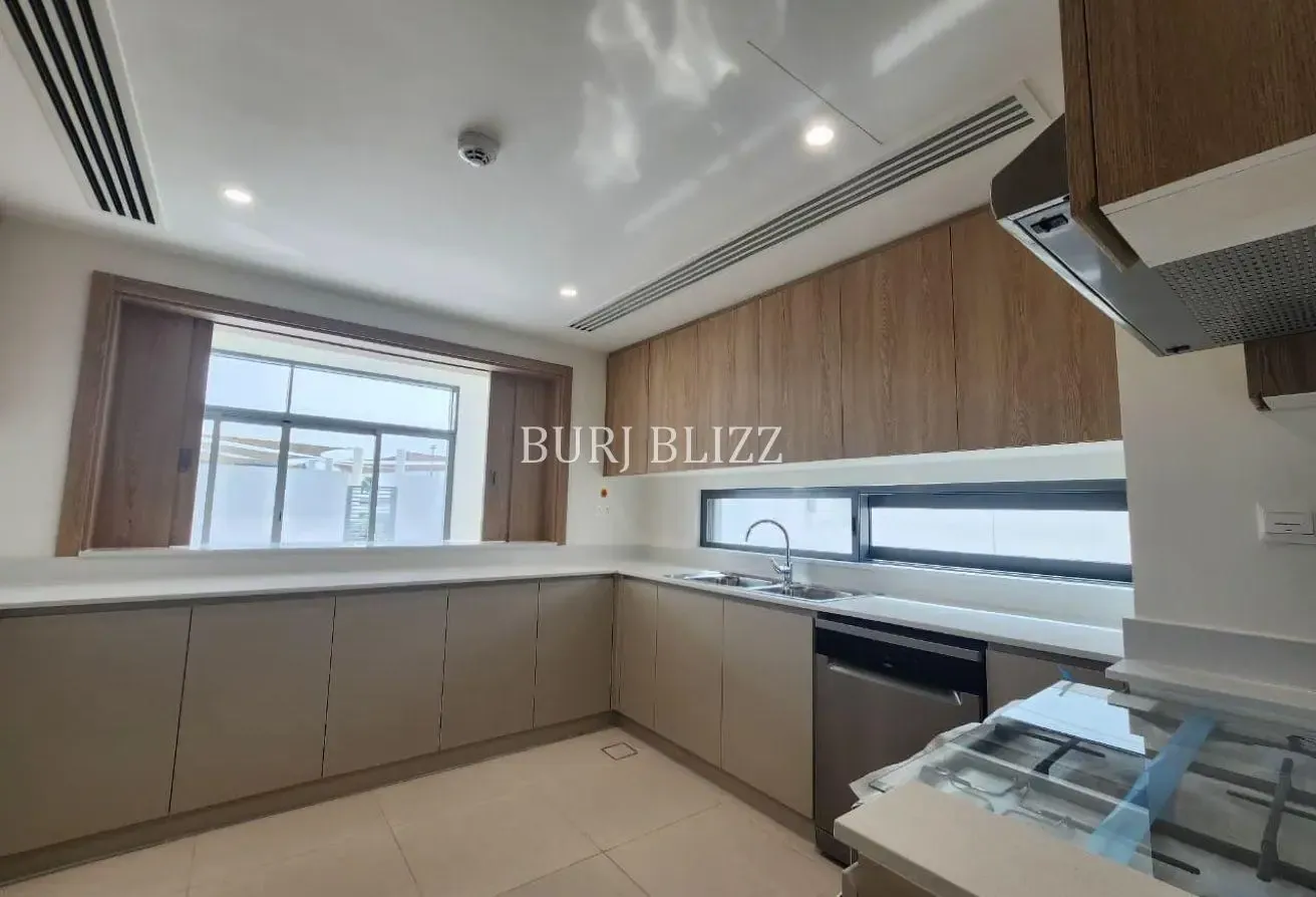 Brand New 5BR Villa | Private Beach Access |Vacant