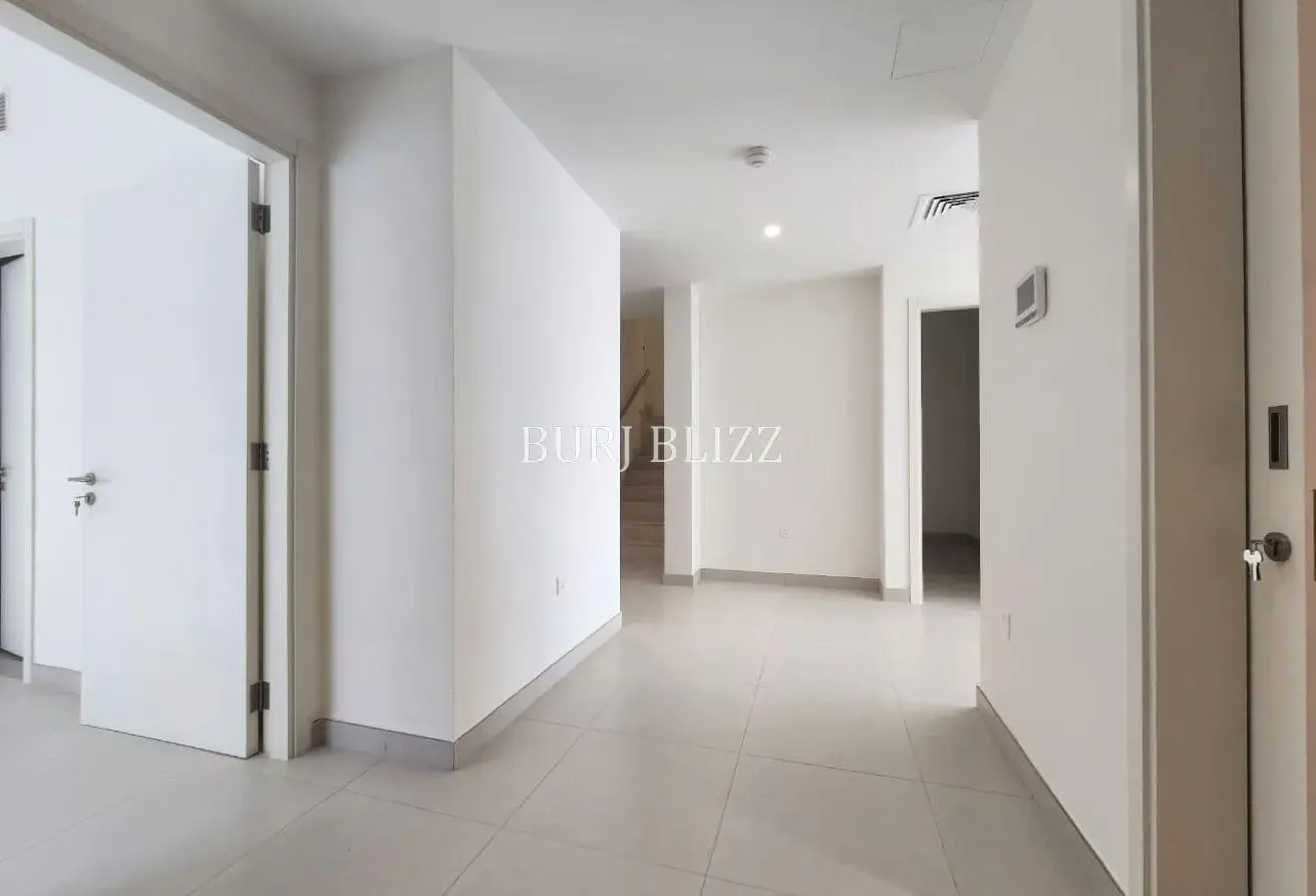 Brand New 5BR Villa | Private Beach Access |Vacant