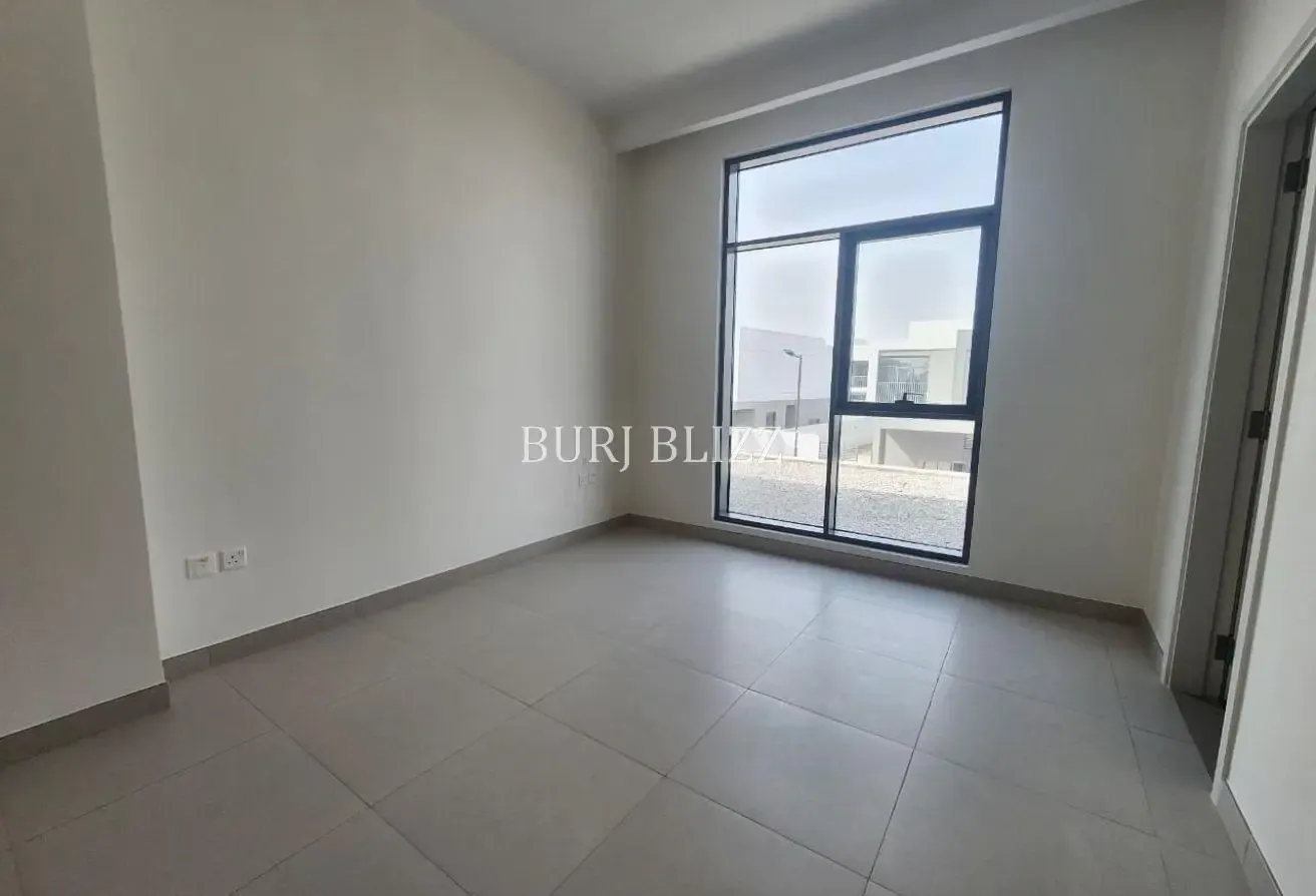 Brand New 5BR Villa | Private Beach Access |Vacant