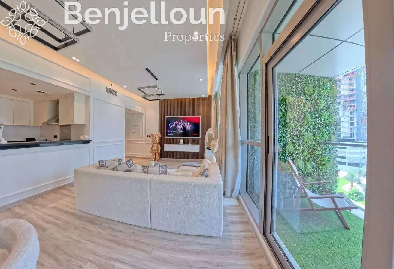 Upgraded | Fully Furnished | Corner unit | Avanti
