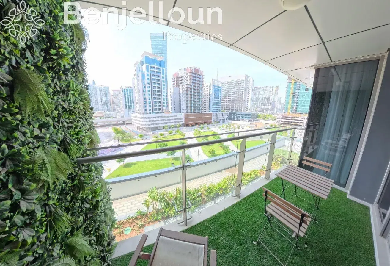 Upgraded | Fully Furnished | Corner unit | Avanti