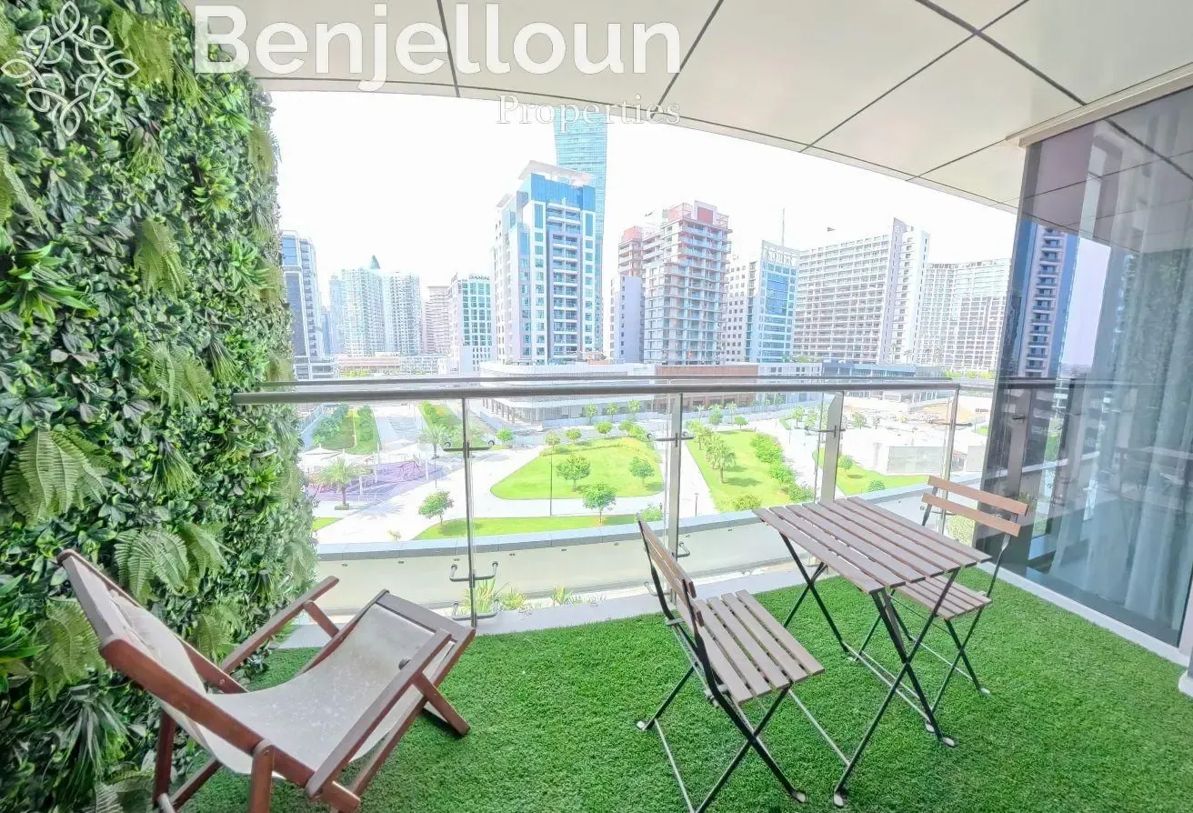 Upgraded | Fully Furnished | Corner unit | Avanti