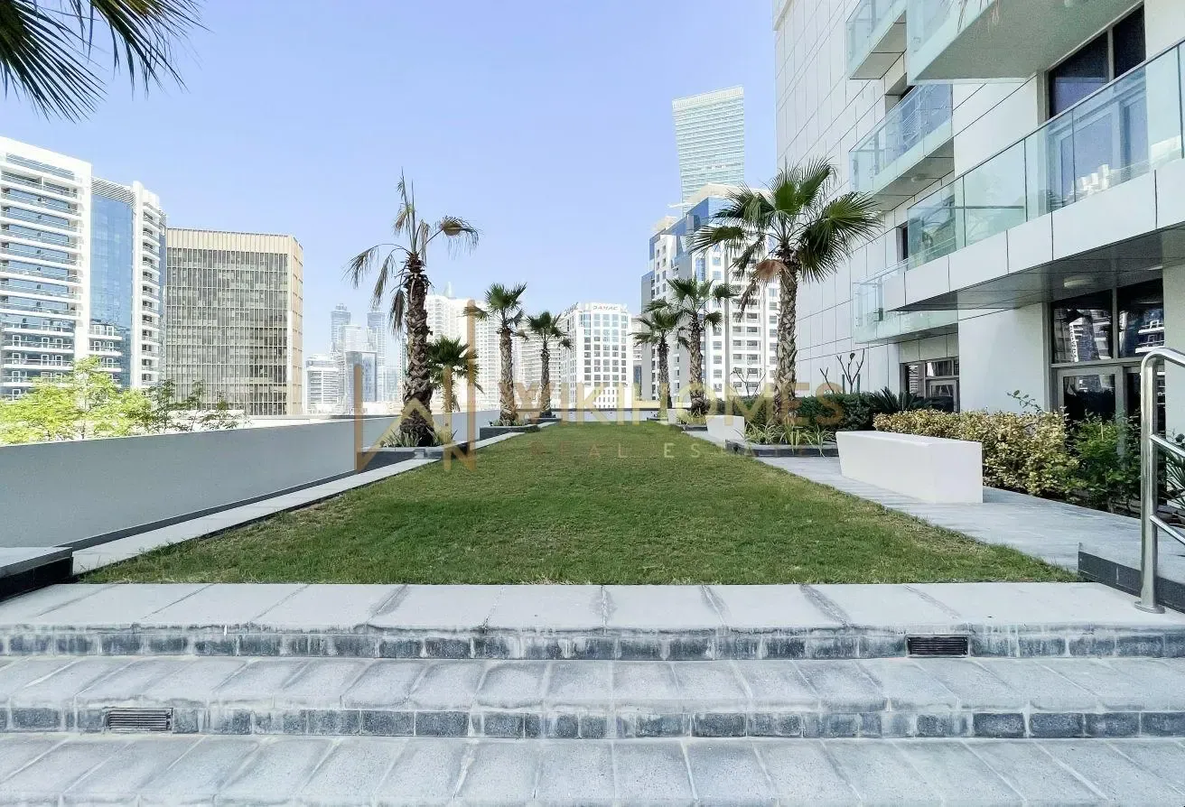 Modern Furnished | 4 Cheques | Well Maintained