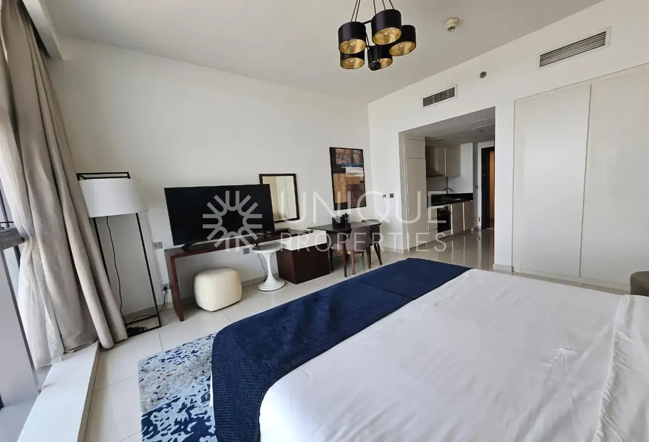 Fully furnished studio | vacant  | exclusive