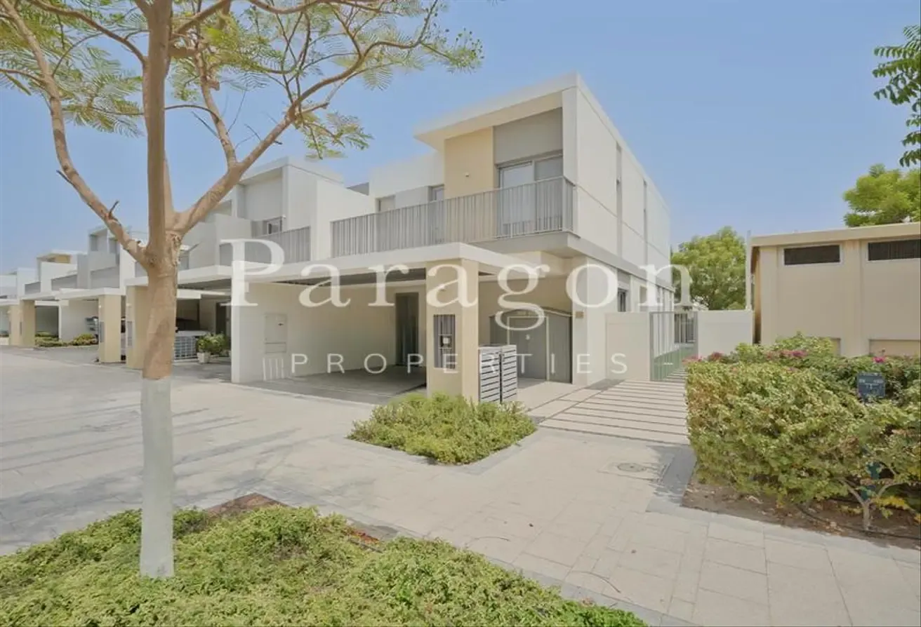 Exclusive | Big Plot | Vacant Sep