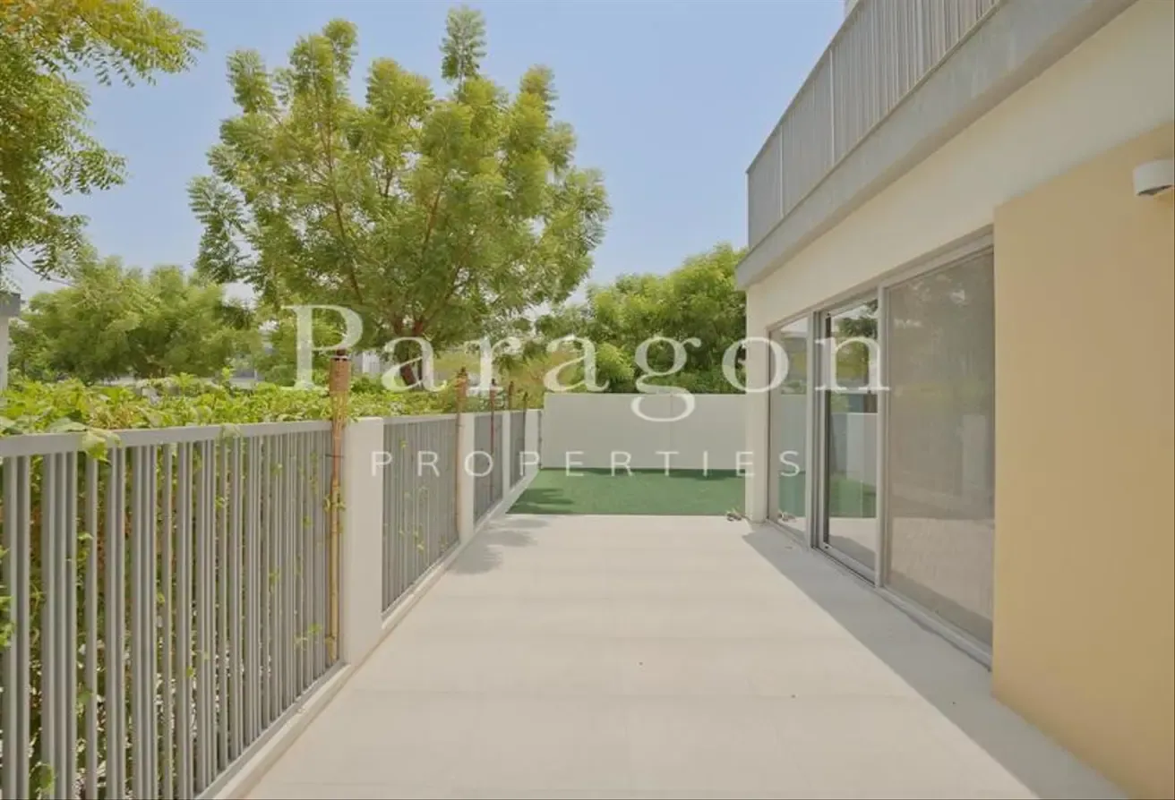 Exclusive | Big Plot | Vacant Sep