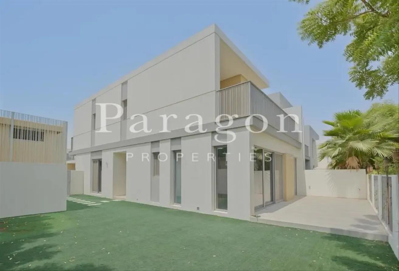 Exclusive | Big Plot | Vacant Sep