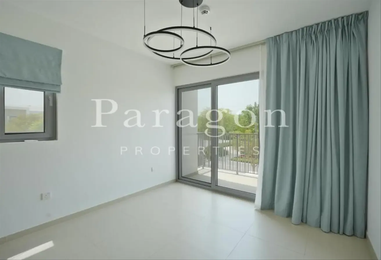 Exclusive | Big Plot | Vacant Sep