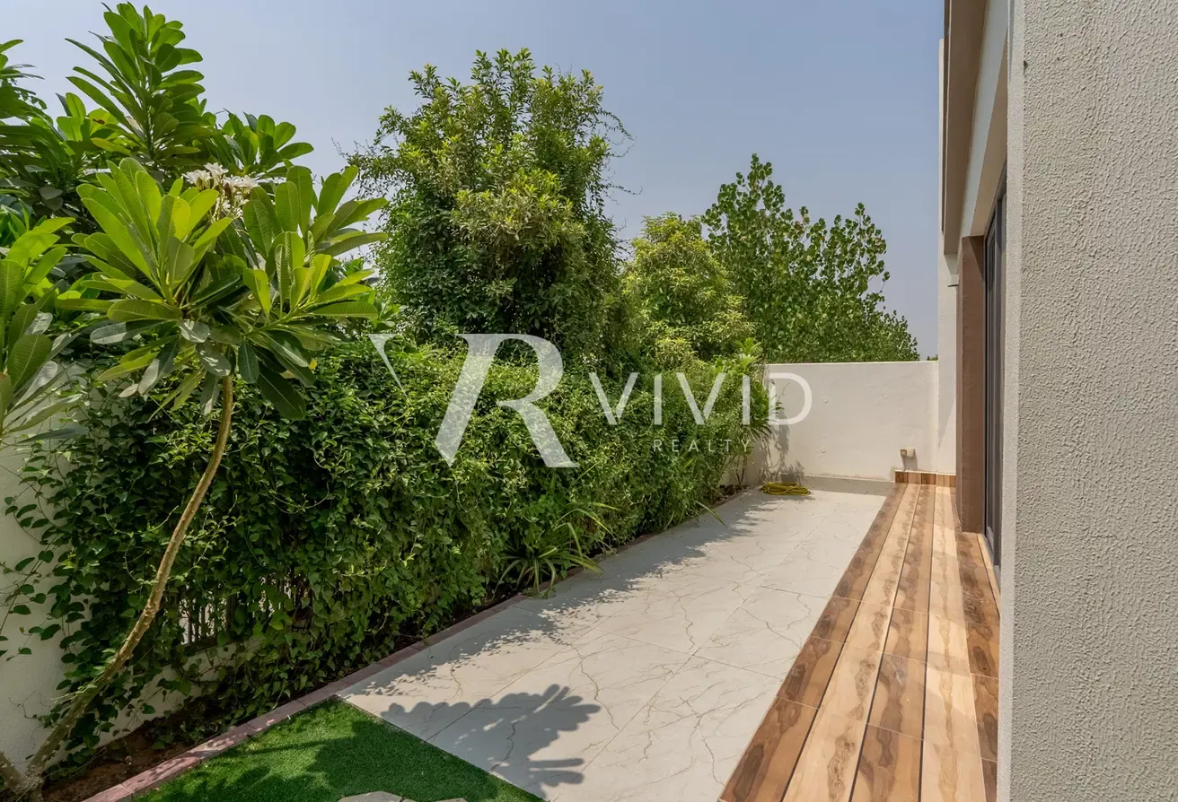 Single Row | Landscaped | Lighting Upgraded