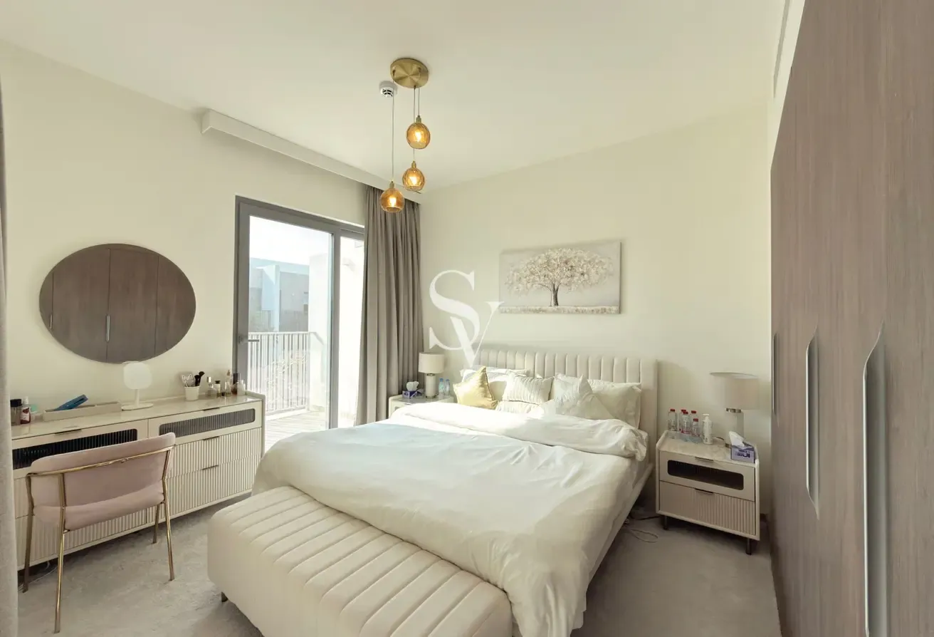 CORNER UNIT | FULLY FURNISHED | VACANT
