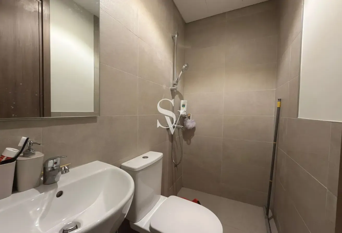 CORNER UNIT | FULLY FURNISHED | VACANT