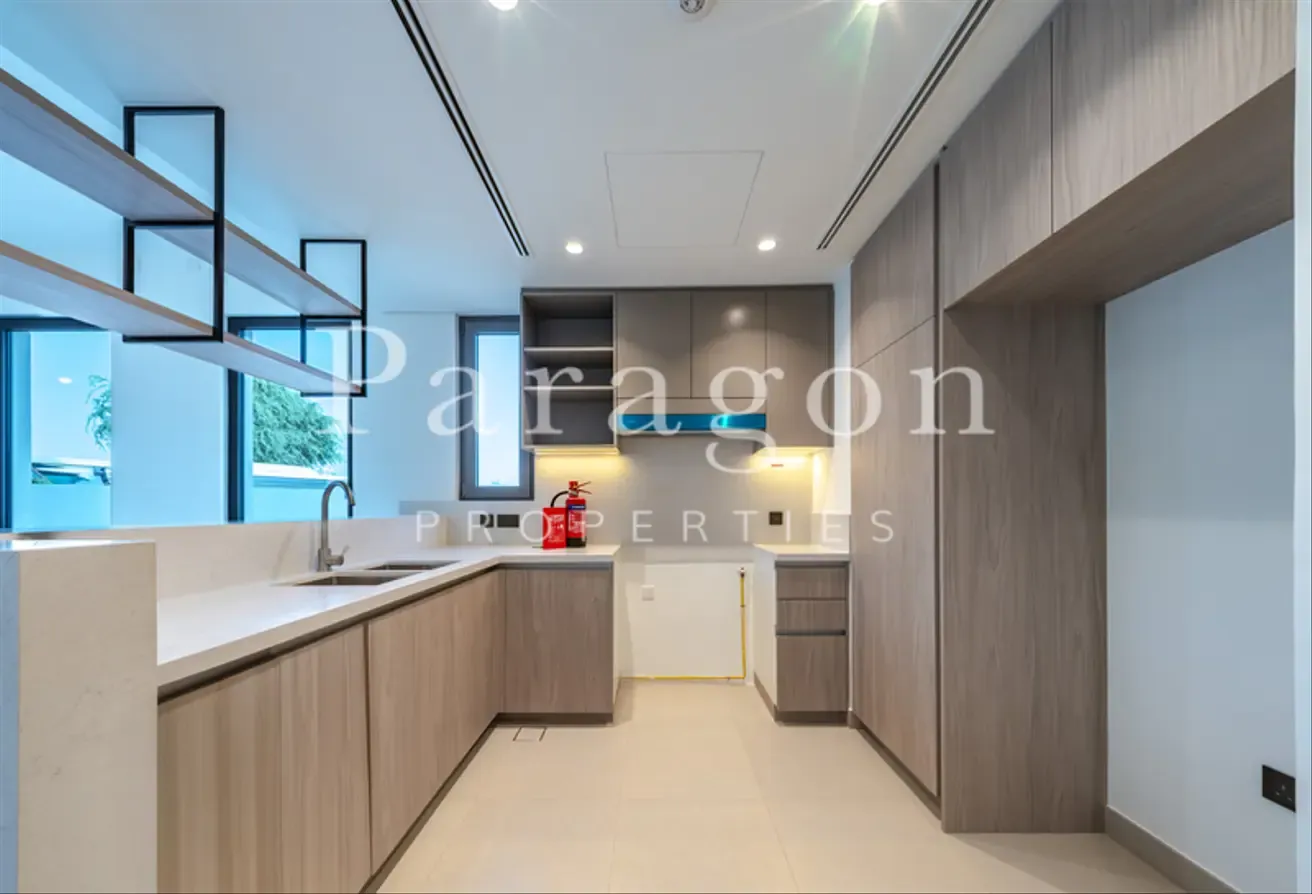 Aura Gardens TH | Unique Location | Vacant Sep