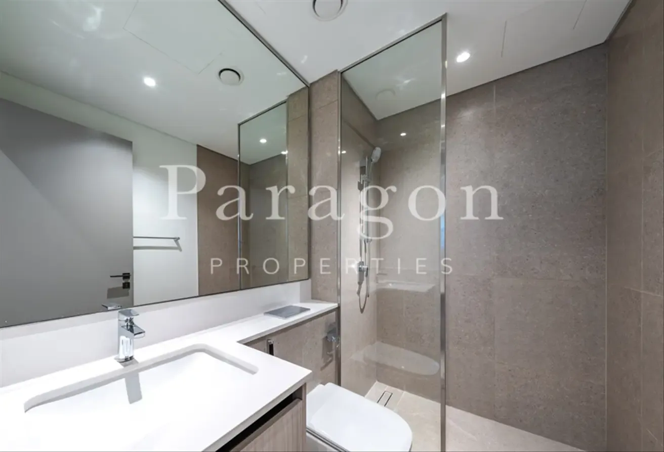 Aura Gardens TH | Unique Location | Vacant Sep