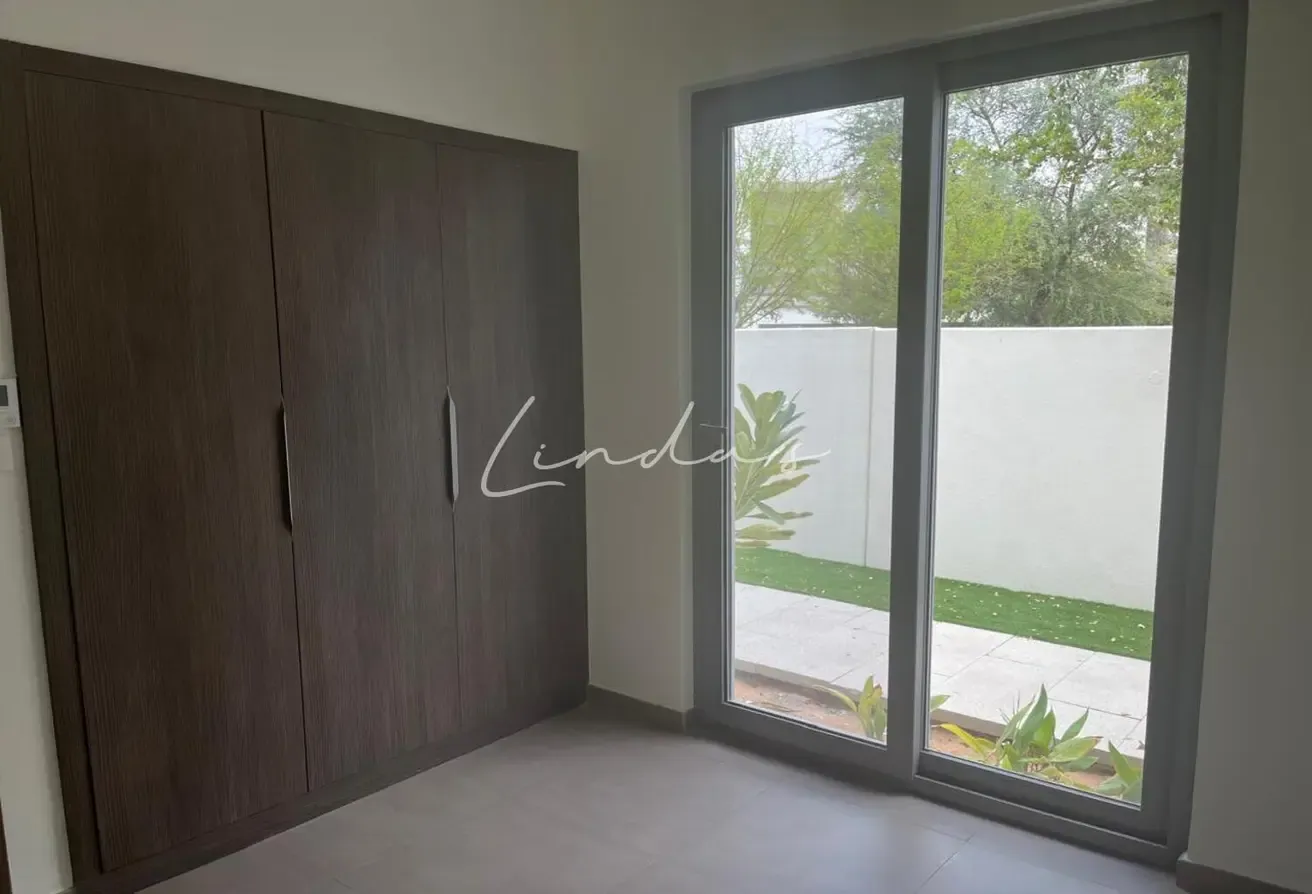 Family Community | Bright | Amenities Nearby