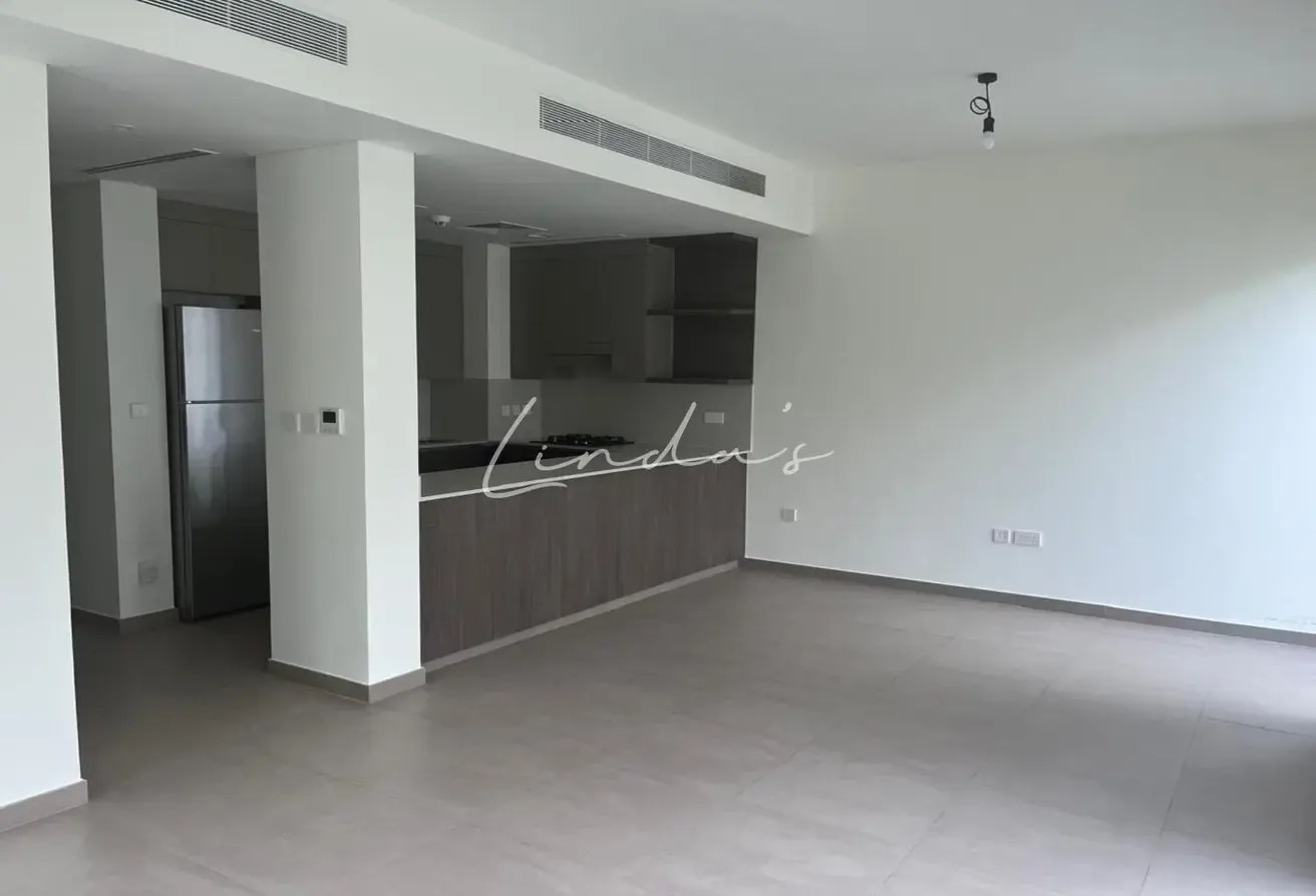 Family Community | Bright | Amenities Nearby