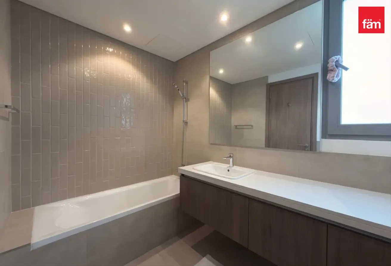 Vacant | Modern Furniture | Corner Unit