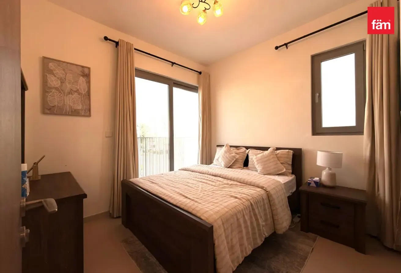 Vacant | Modern Furniture | Corner Unit
