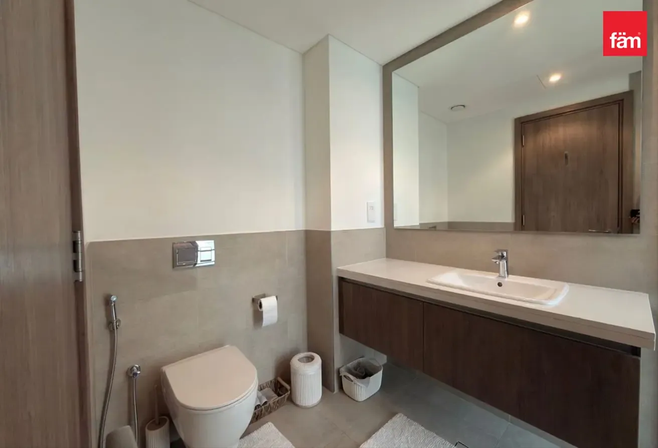 Vacant | Modern Furniture | Corner Unit