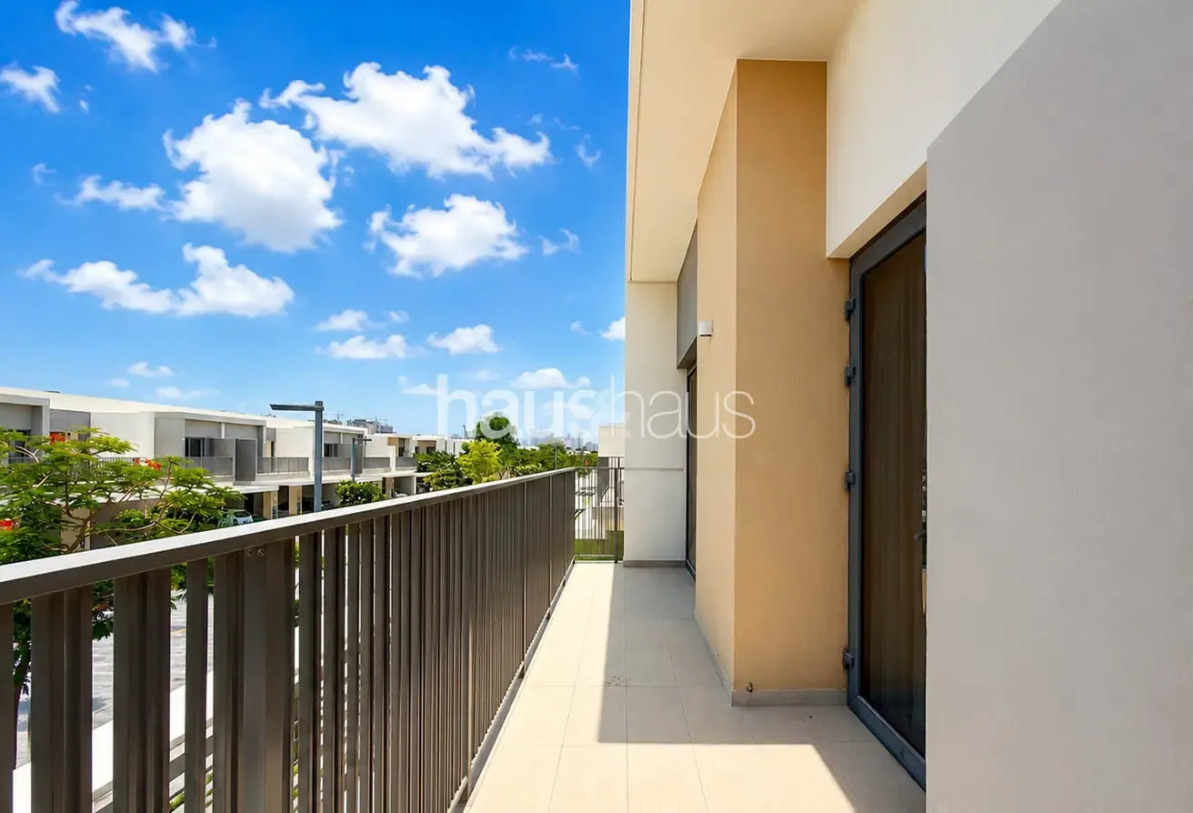 Single Row | Corner Plot | Key In Hand