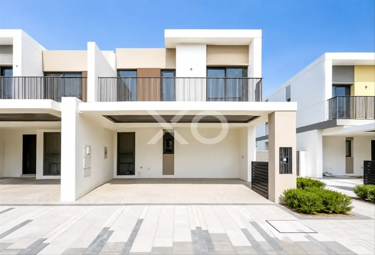 Landscaped |Unfurnished | Fitted Kitchen