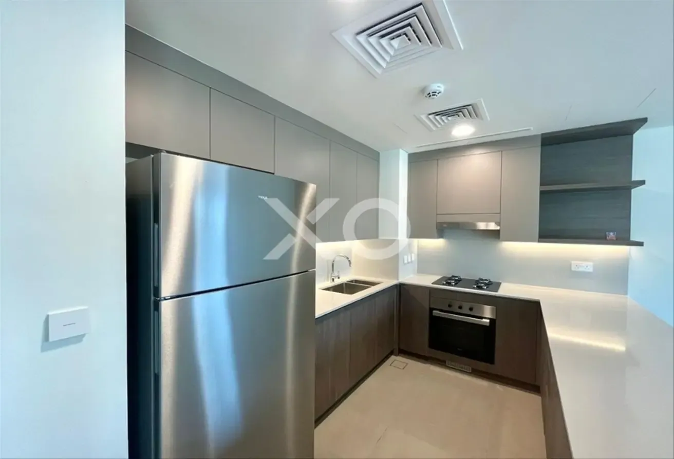 Landscaped |Unfurnished | Fitted Kitchen