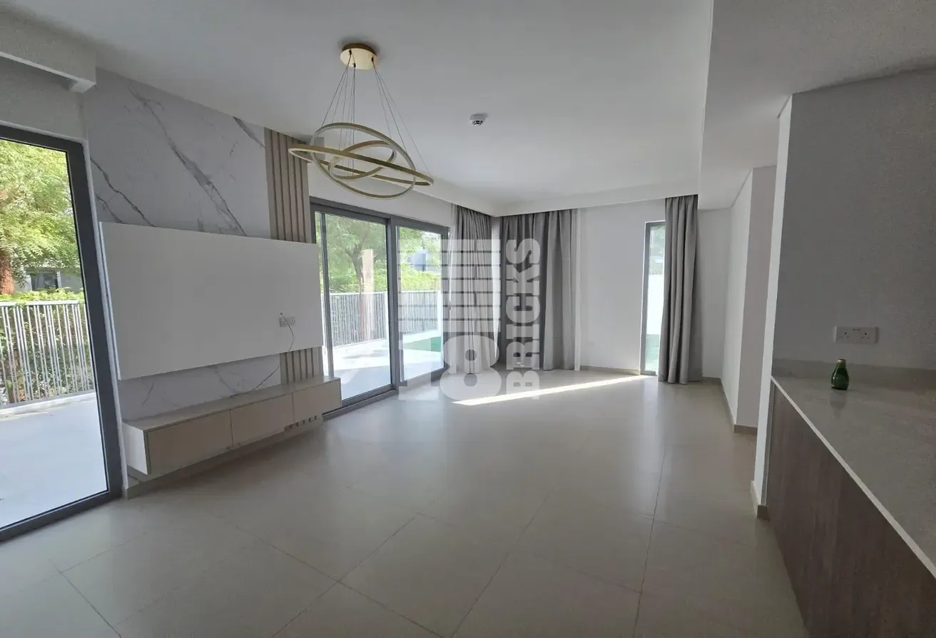 4BHK+Maid l Large Plot l Prime Location