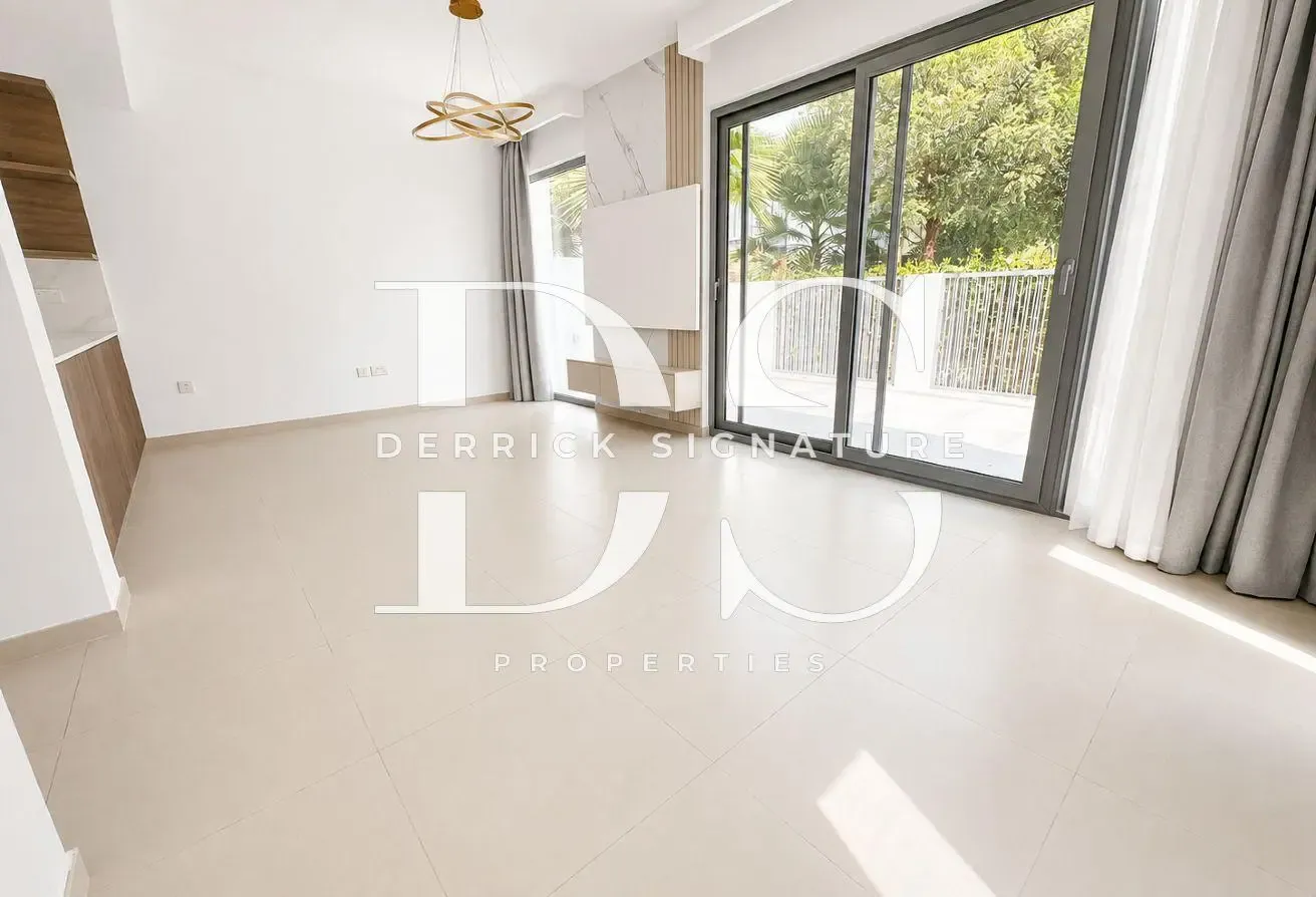 Corner Unit | Large Plot | Vacant 4BR