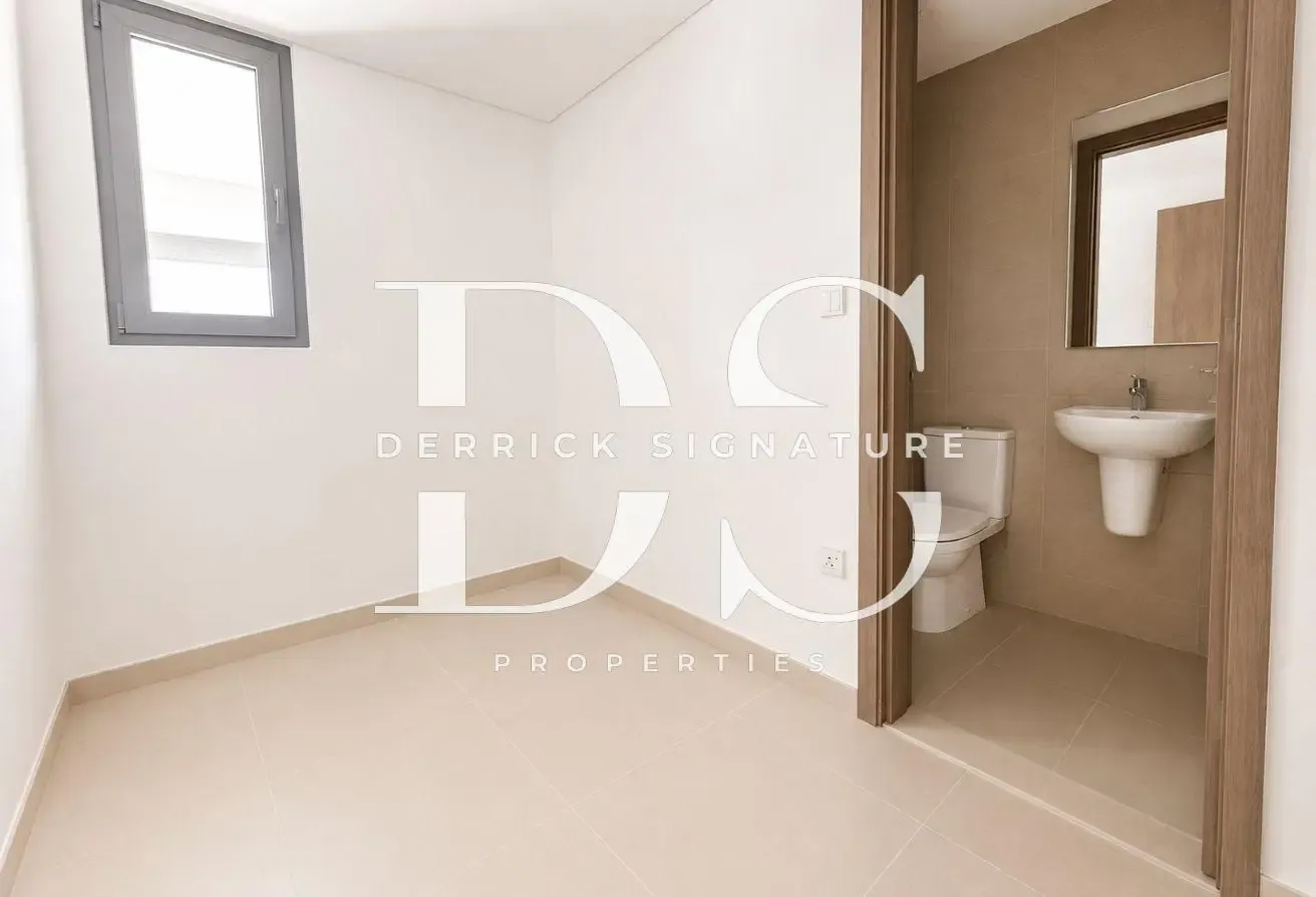 Corner Unit | Large Plot | Vacant 4BR