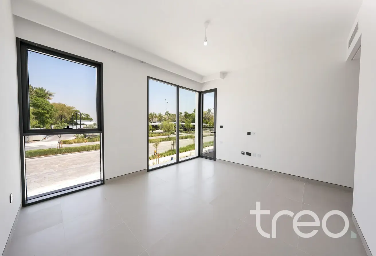 Extended Living | Landscaped | Viewable