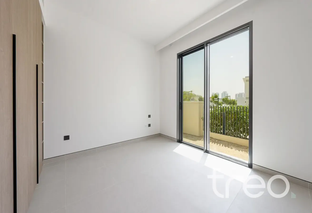 Extended Living | Landscaped | Viewable