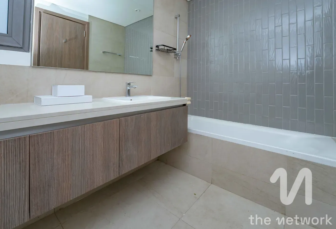 Vacant | Landscape Garden | Spacious 4BR