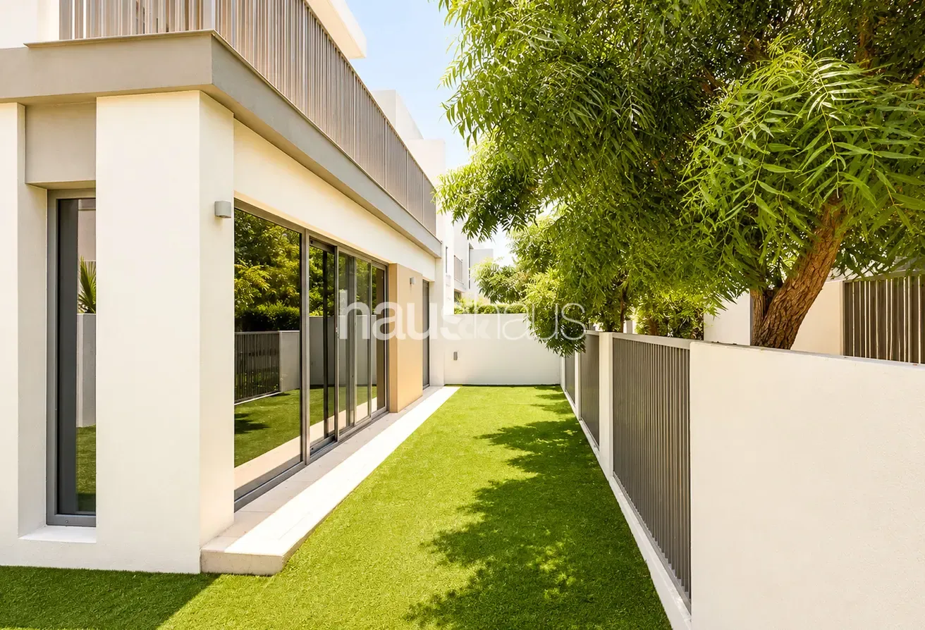 Corner Large Plot | Vacant | Prime Location