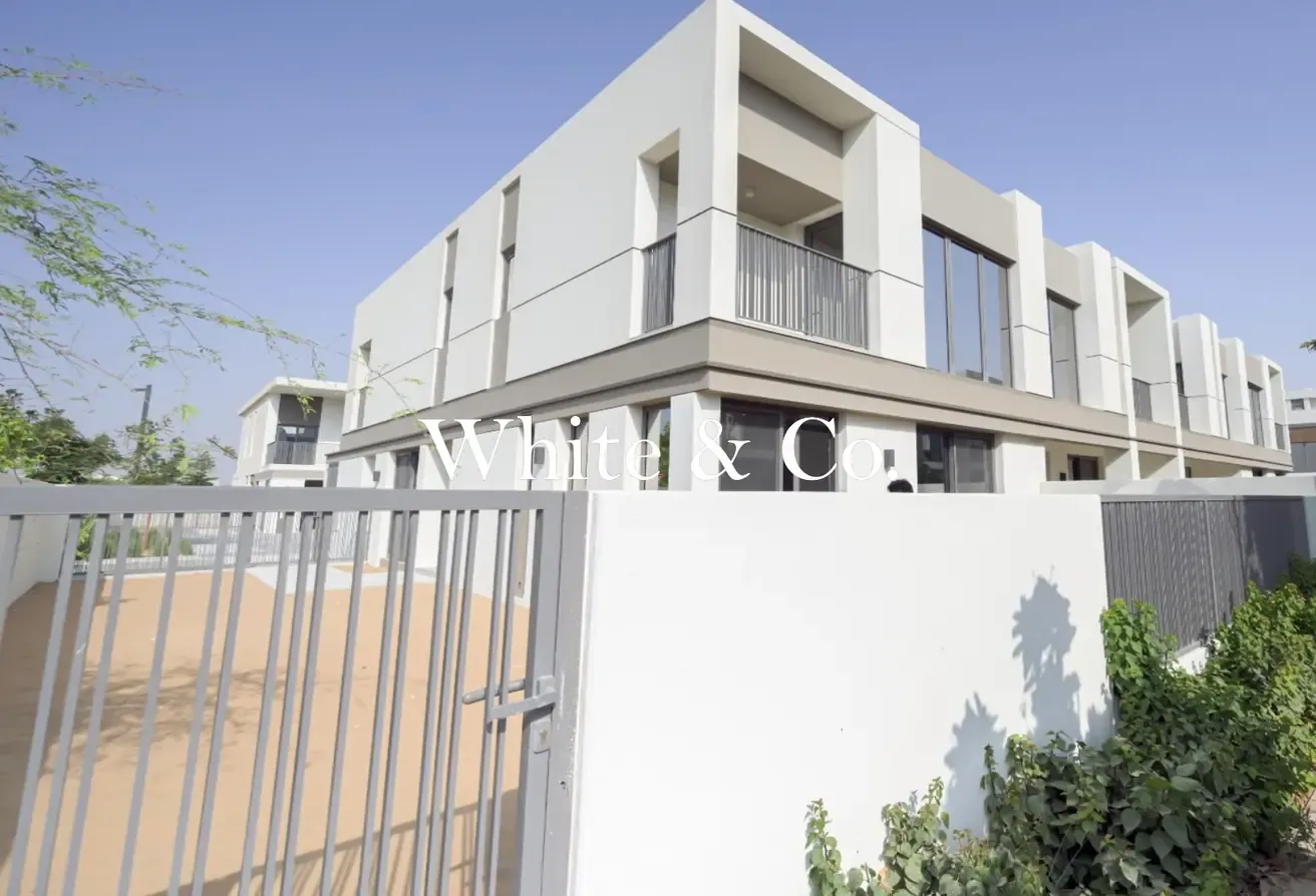 True corner | Large Plot | October move