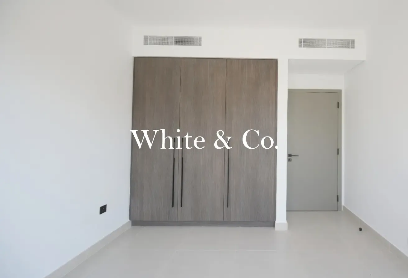 True corner | Large Plot | October move