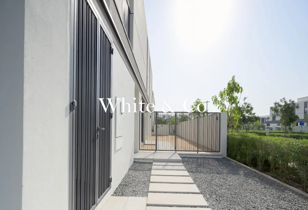 True corner | Large Plot | October move