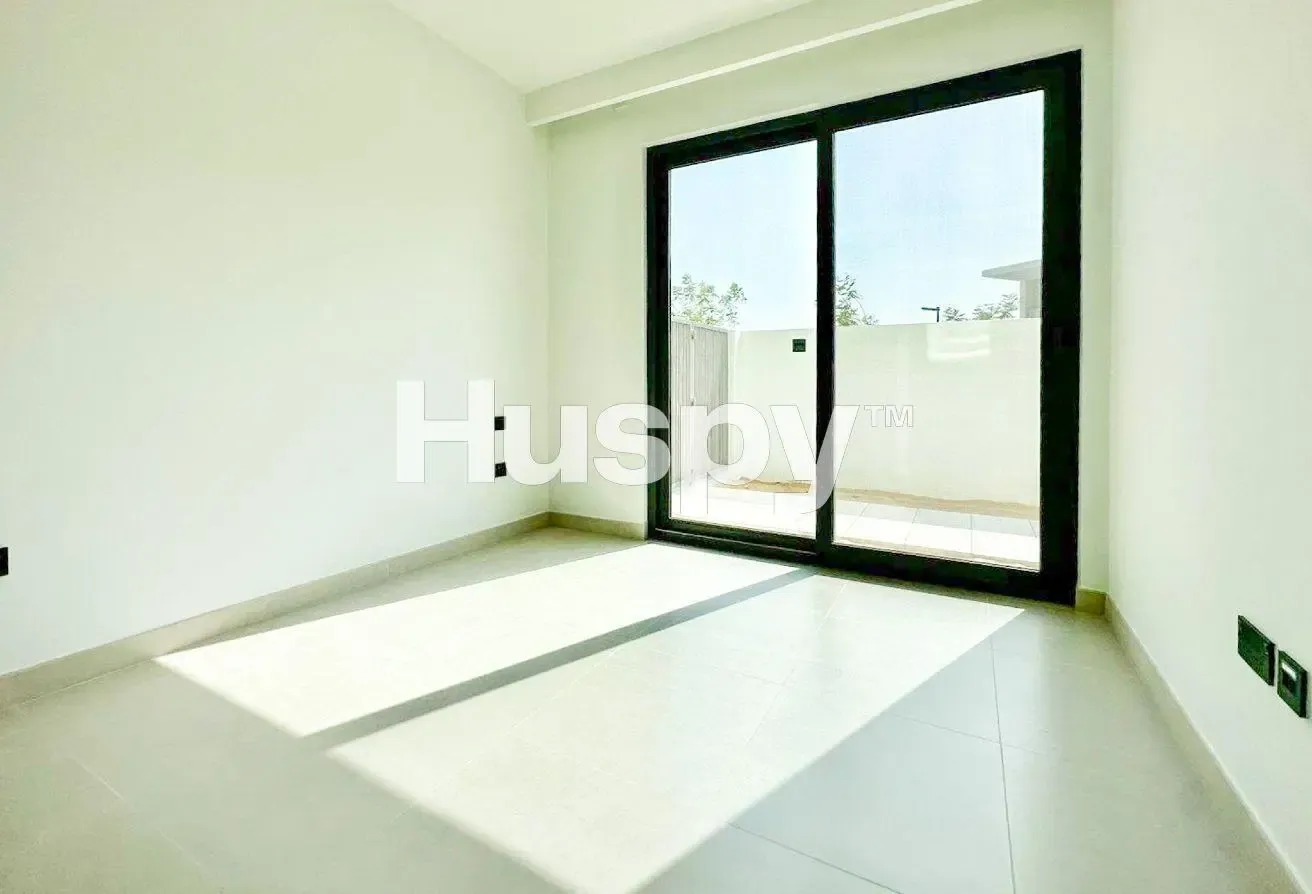 Vacant | Corner Unit | Unfurnished