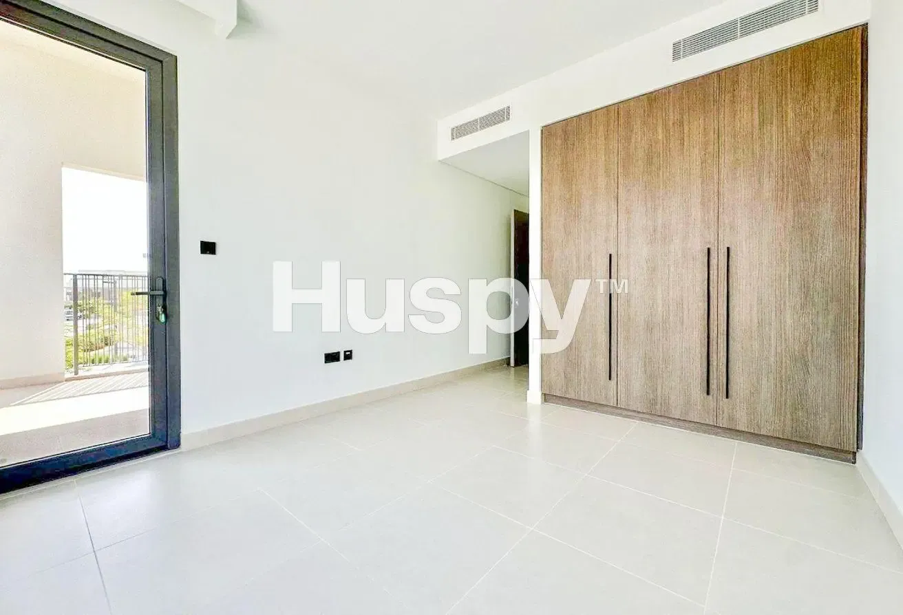 Vacant | Corner Unit | Unfurnished