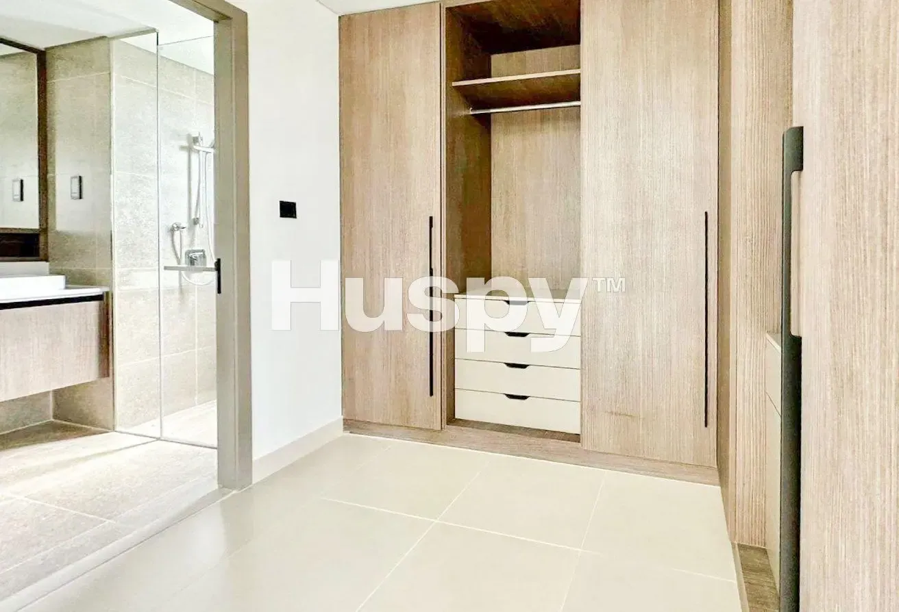 Vacant | Corner Unit | Unfurnished