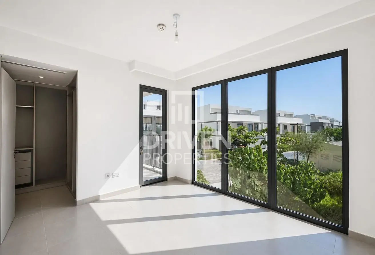Brand New Corner Unit | Bigger Plot | Smart Home