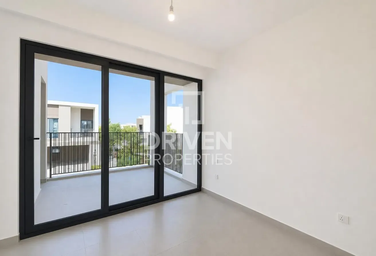 Brand New Corner Unit | Bigger Plot | Smart Home