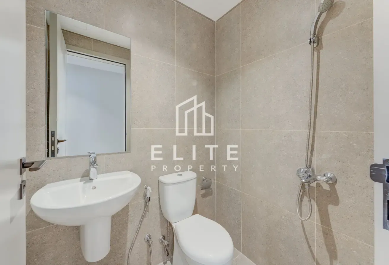 Premium Corner Unit, Fully upgraded, Close to Pool