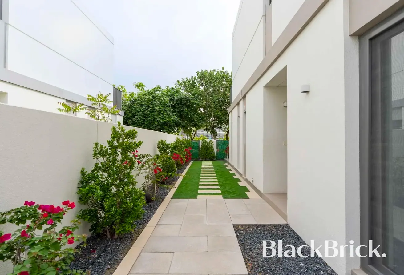 Single Row | Available 15th September | Landscaped