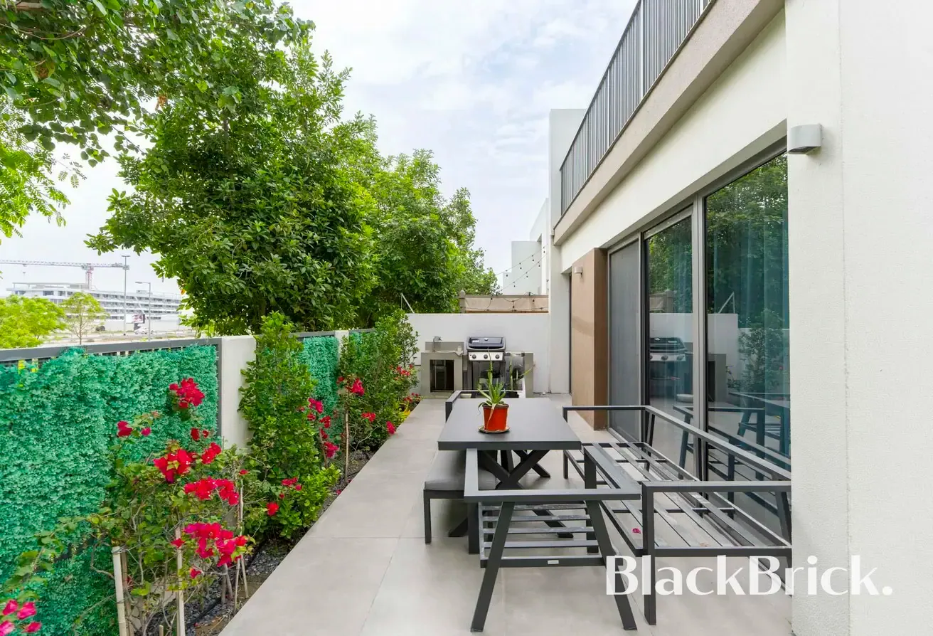 Single Row | Available 15th September | Landscaped