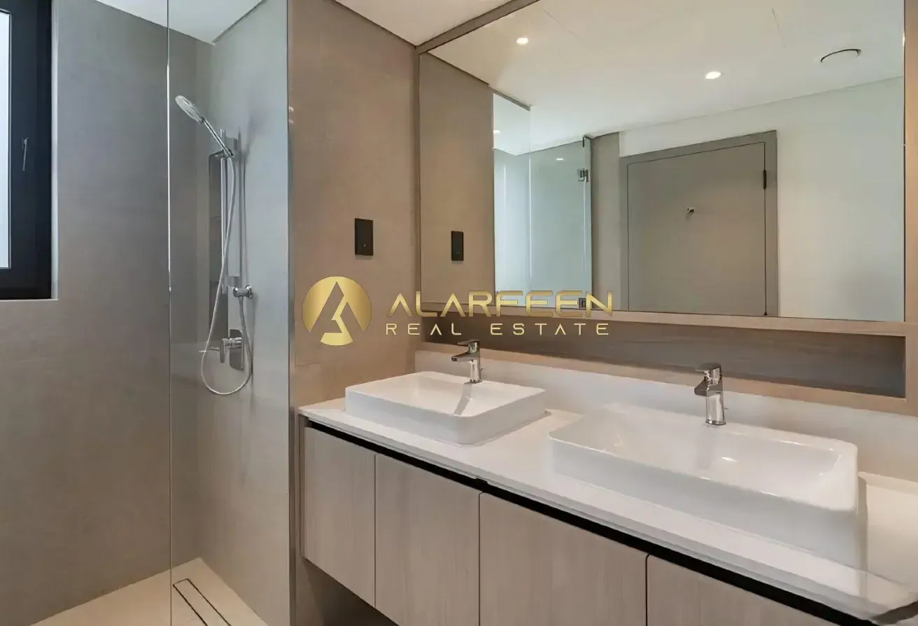 4BR Single row | landscaped | Close to Pool