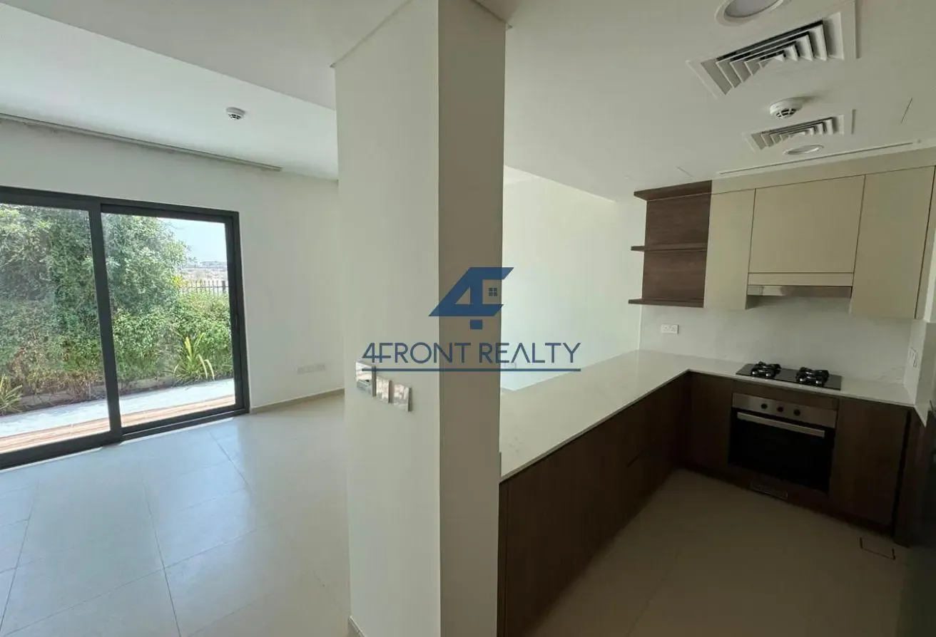 Just Vacant | Single Row| Walking Distance To Pool