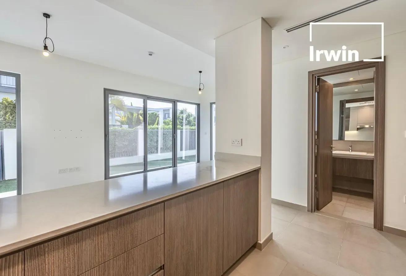 Unfurnished |Back to Back | Well Maintained
