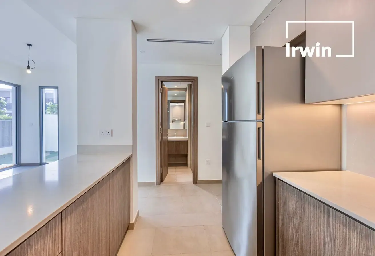 Unfurnished |Back to Back | Well Maintained