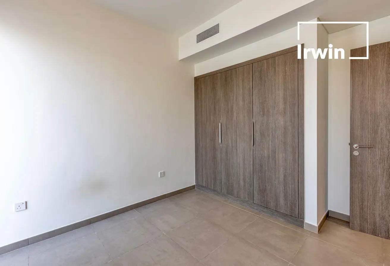 Unfurnished |Back to Back | Well Maintained