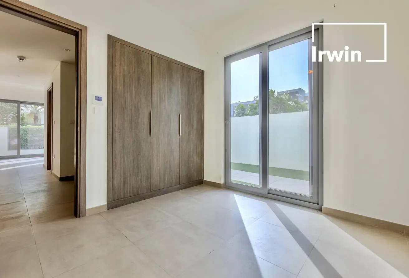 Unfurnished |Back to Back | Well Maintained