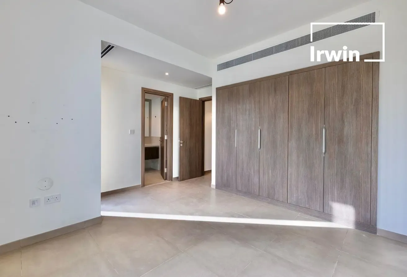 Unfurnished |Back to Back | Well Maintained
